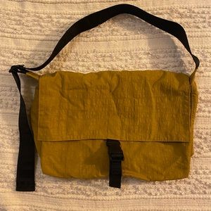 Baggu Messenger Bag in Camel
